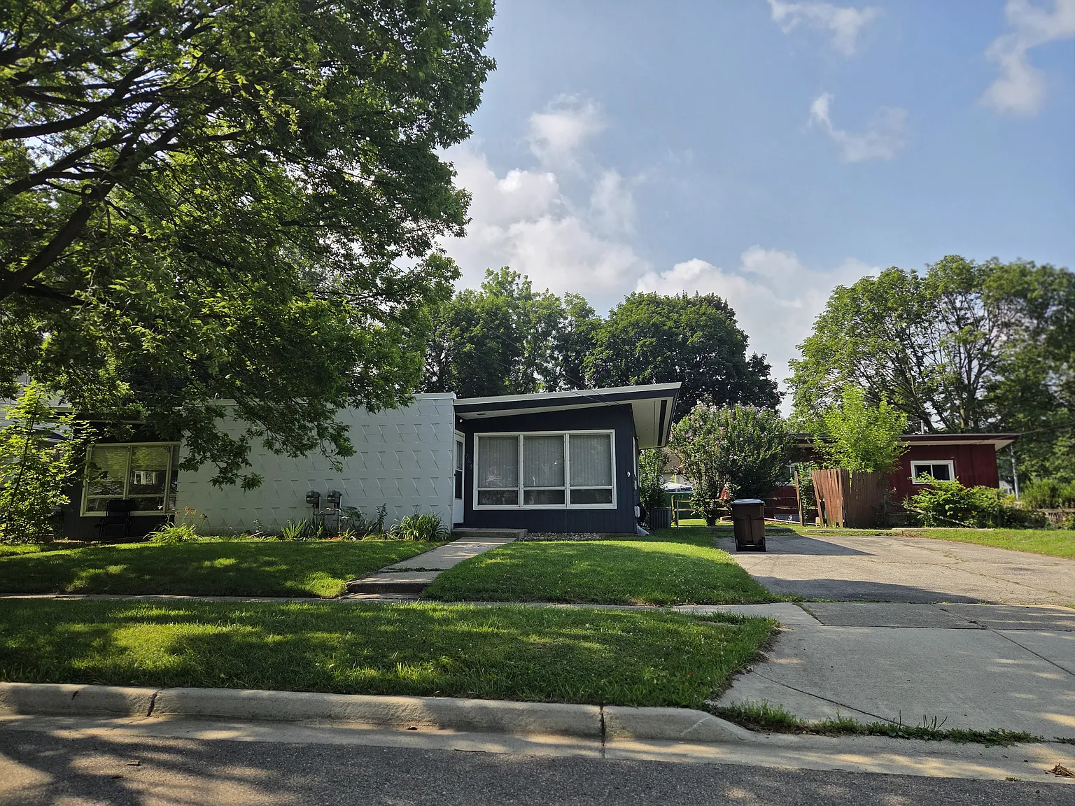 2 bed, 751 sqft, $1,250 — Photo 1