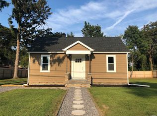 9 2nd St, Brentwood, NY 11717