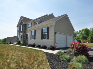 5972 Woodridge Dr, Green Lane, PA 18054