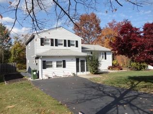 28 Hunt Rd, Somerset, NJ 08873