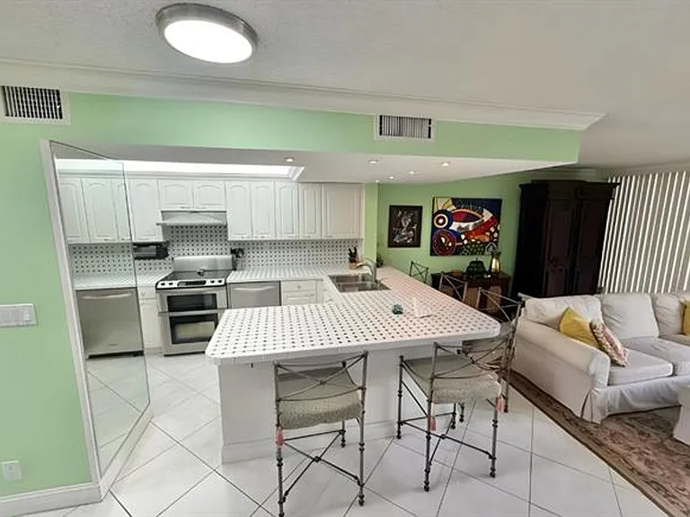 2910 SW 87th Ter #CU-1708 — Photo 7