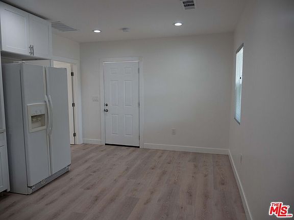 4th image of 6211 Ventura Canyon Ave