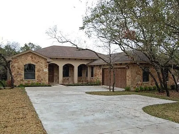 102 Blue Jay Dr, Lakeway, TX 78734