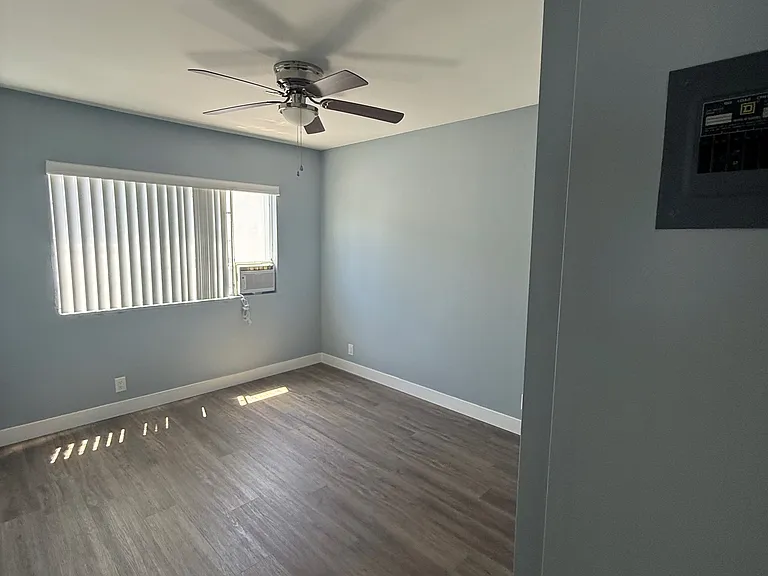 4726 Saint Charles Pl #3 — Photo 11