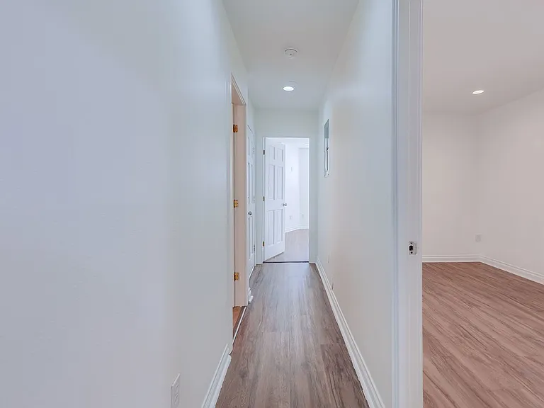 1221 N Bronson Ave — Photo 24
