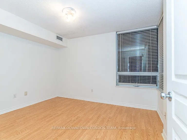 801 Bay St #611 — Photo 14