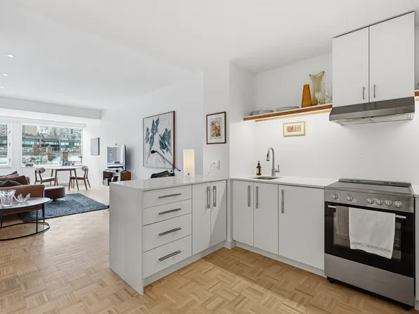 1455 Rue Sherbrooke #O-516, Montreal, QC H3G 1L2