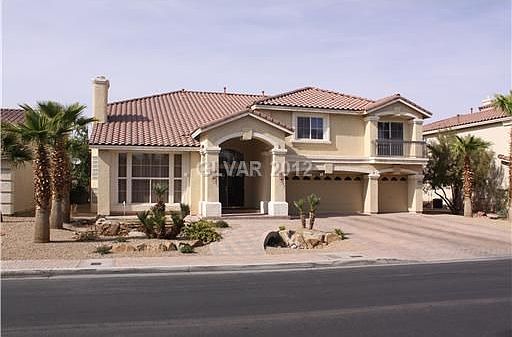 1st image of 3960 Royal Scots Ave