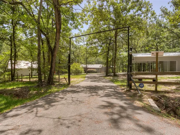 250 Red Bird Ln, Trinity, TX 75862