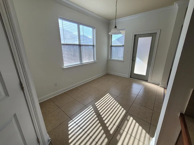 300 Spanish Moss Ln — Photo 10