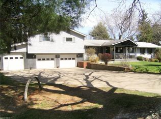 5655 Twin Hills Dr, Zanesville, OH 43701