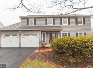 30 Apple Valley Dr, Langhorne, PA 19047