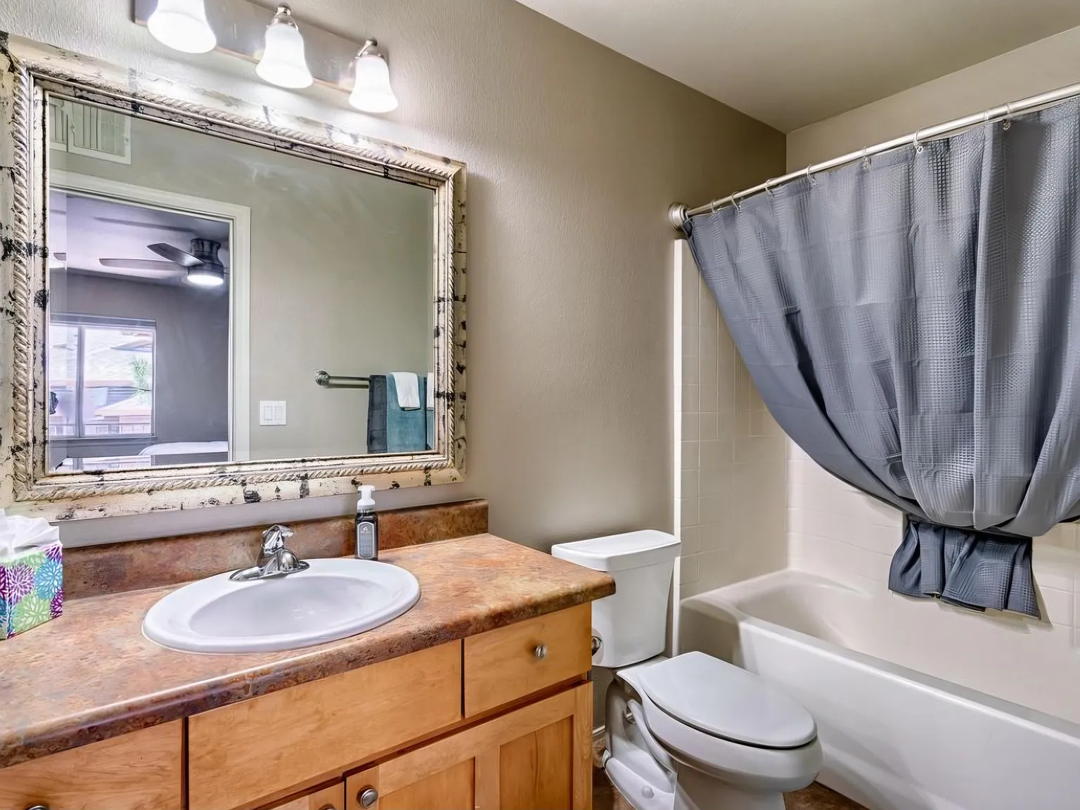 2 bed, 908 sqft, $1,825 — Photo 4