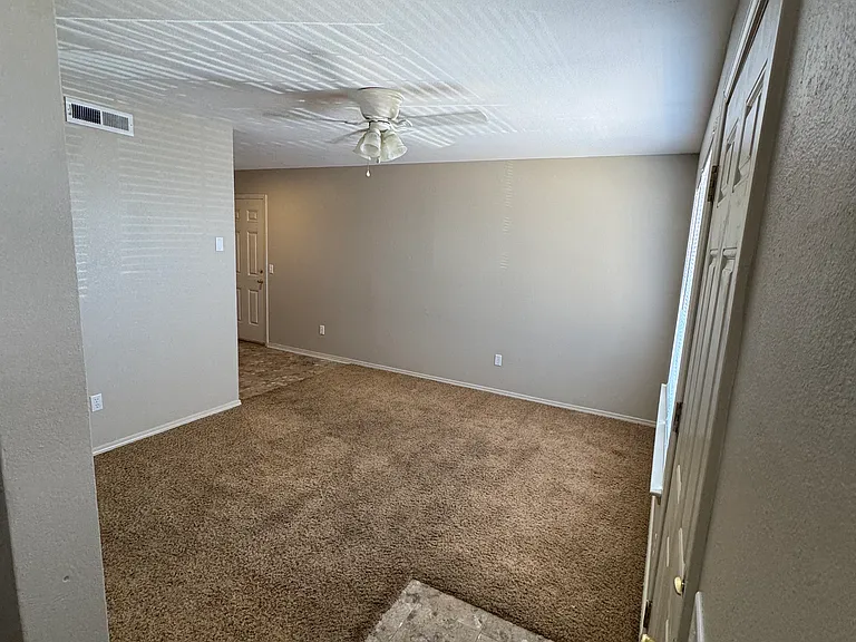 516 E Norris Dr — Photo 5