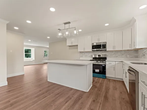 1142 Sharynwood Dr, Baton Rouge, LA 70808