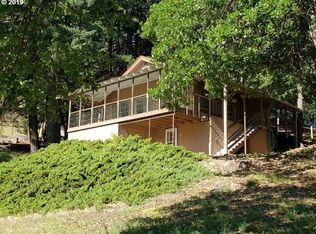 228 Lake View Loop, Tygh Valley, OR 97063