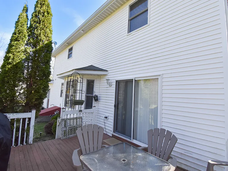2570 Country Club Dr — Photo 7