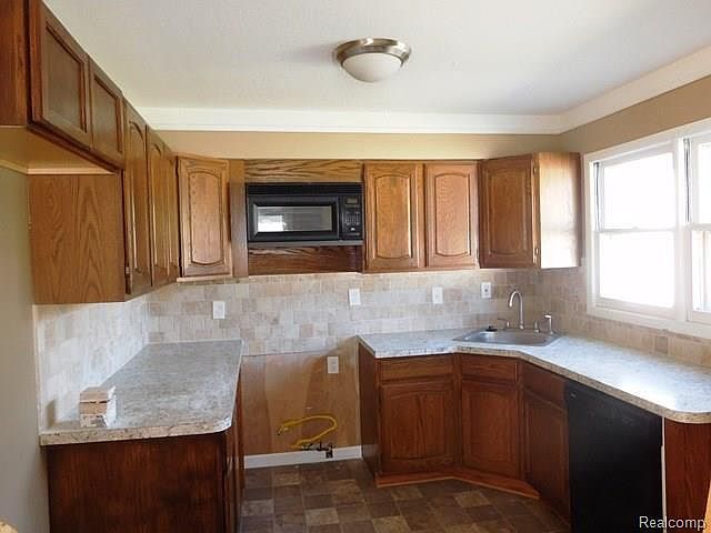2nd image of 29430 Tamarack Dr