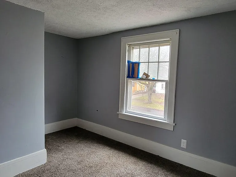 1055 Valdes Ave — Photo 4