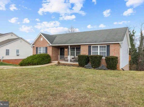 1076 Stuart Dr, Front Royal, VA 22630
