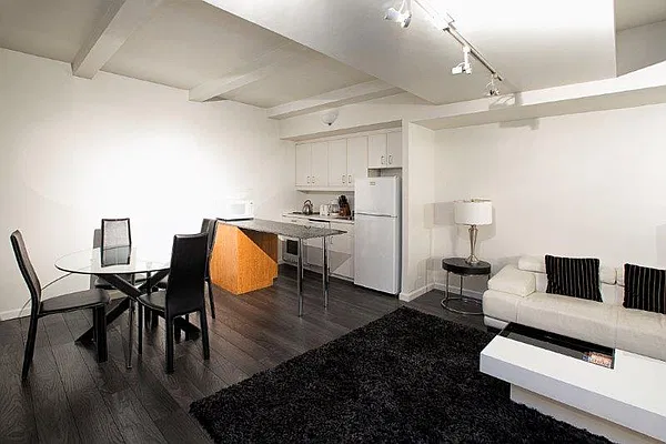 Living room, photo 2