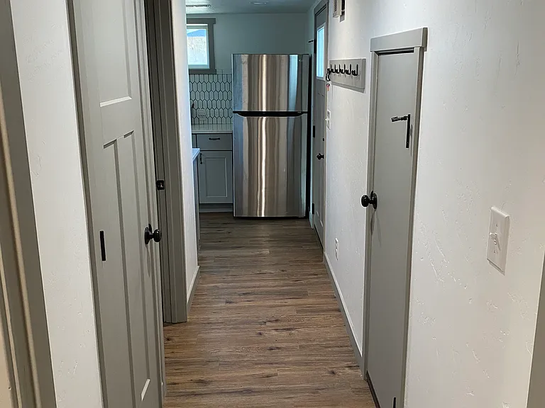 201 S Country Club Dr #BASEMENT — Photo 10