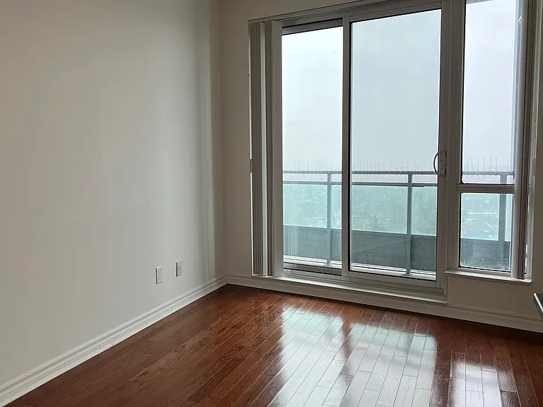 18 Holmes Ave #1402 — Photo 7