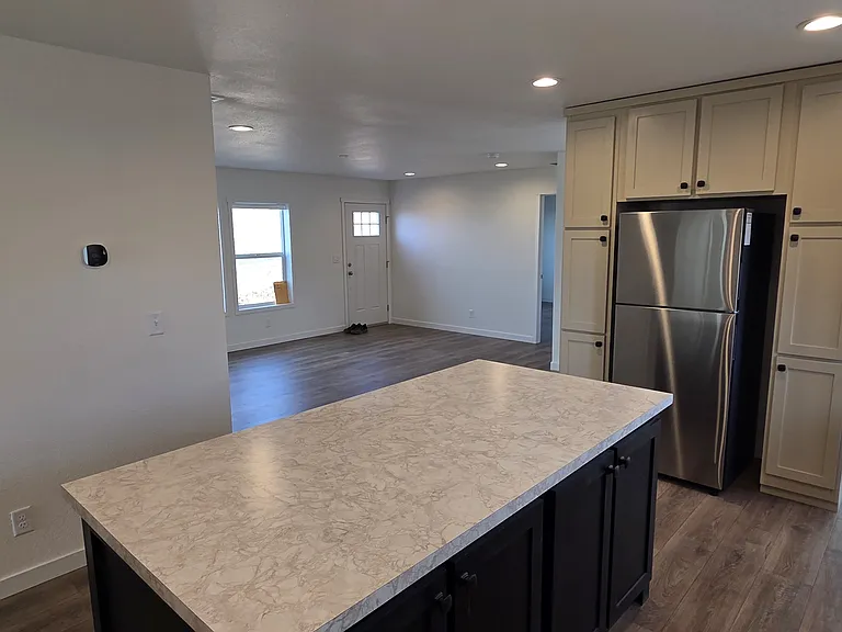 684 N Clark Heights Rd — Photo 4