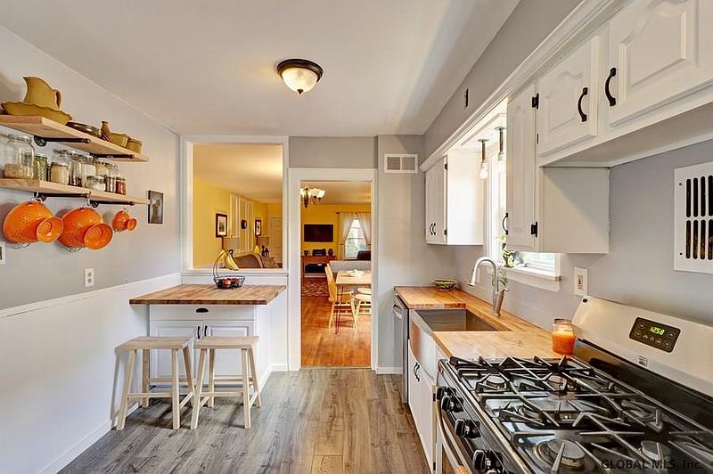 5th image of 7 BERNCLIFFE Avenue