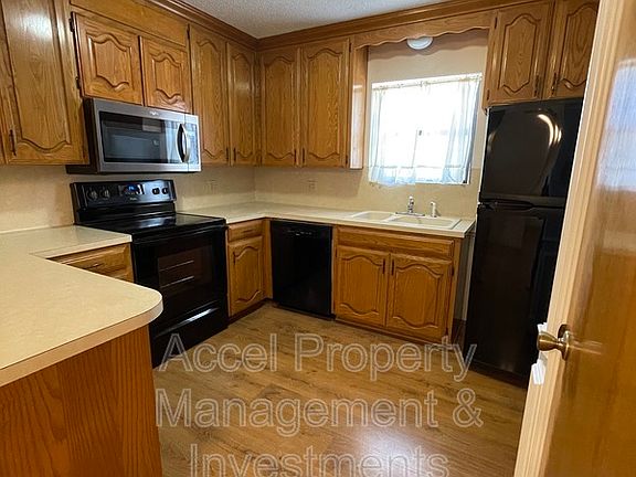 4th image of 517 Canary Ave
