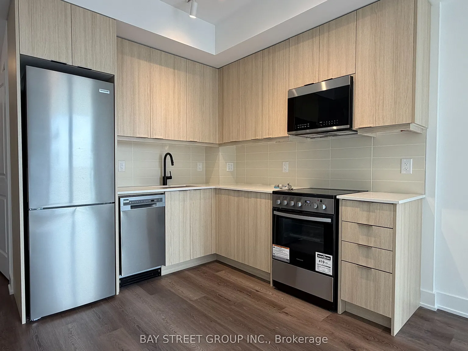 1 bed, $1,950 — Photo 4