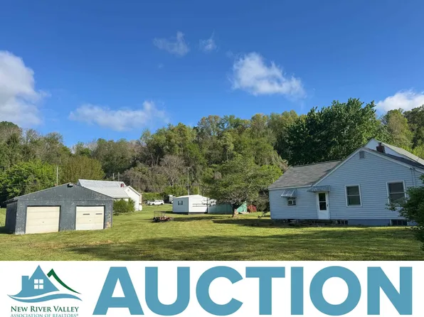 212 Wilson St, Pembroke, VA 24136