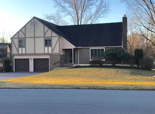 7 Eastfield Rd, Hummelstown, PA 17036