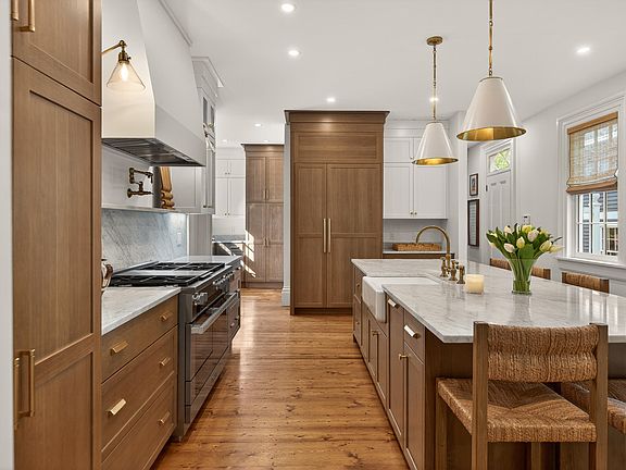 5th image of 32 Summer Street