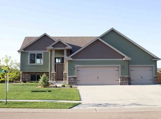 4044 Stone Point Dr NE, Rochester, MN 55906