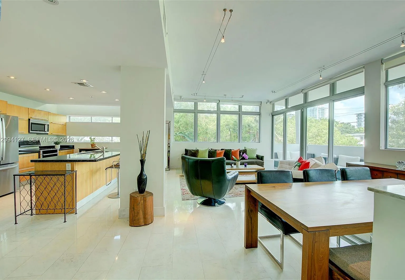 So Be Bay Condo — Photo 1