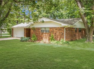 1672 N Porter Rd, Fayetteville, AR 72703