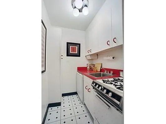 Sold by Corcoran | media 19