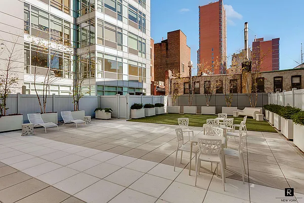 Rented by R New York | media 29