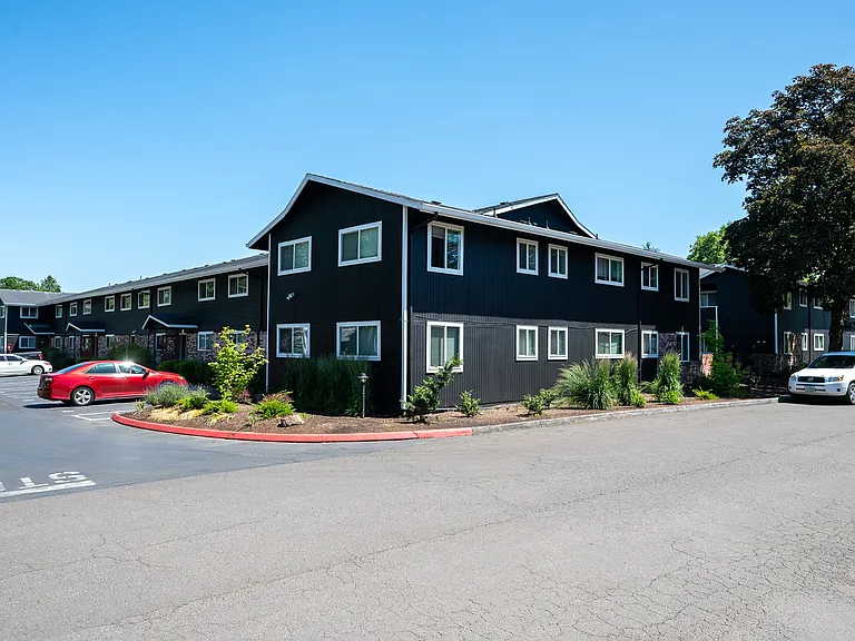Country Oaks | Exterior and Parking