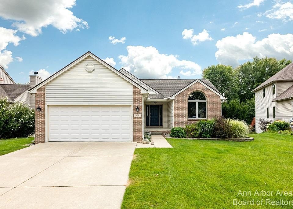 1st image of 361 Dogwood Ct Unit 159