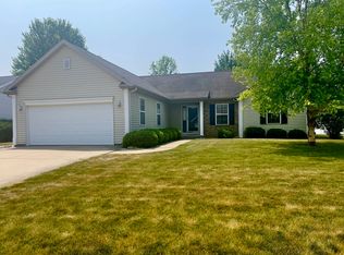 3040 10th St, Peru, IL 61354