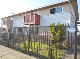 725 S Elmhurst Ave #2, Oakland, CA 94603