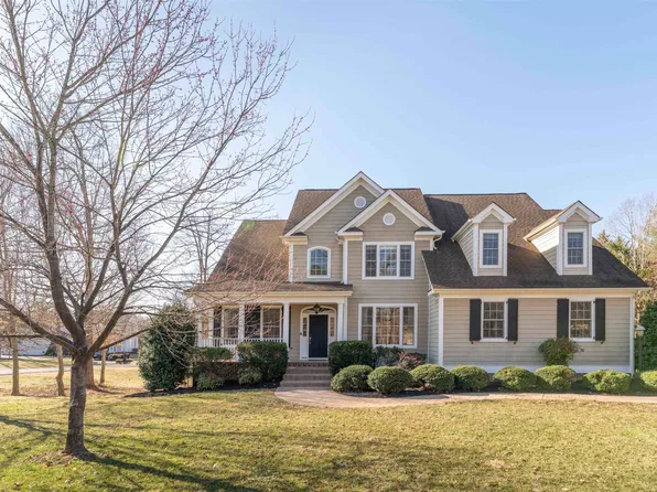 2318 Ferndown Ln, Keswick, VA 22947