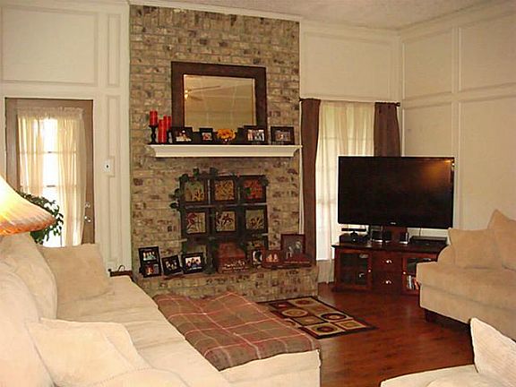 2nd image of 130 Windsor Dr