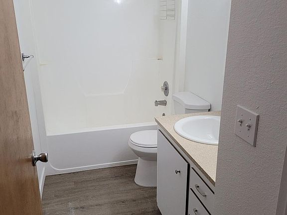 Bathroom, of unit 511