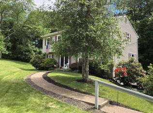 7 Pavinchal Pl, Poughkeepsie, NY 12603