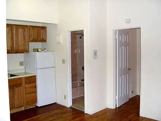 Rented by Peter Ashe | media 4