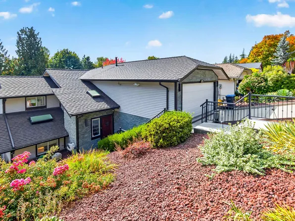 647 Thurston Close, Pt Moody, BC V3H 4J4