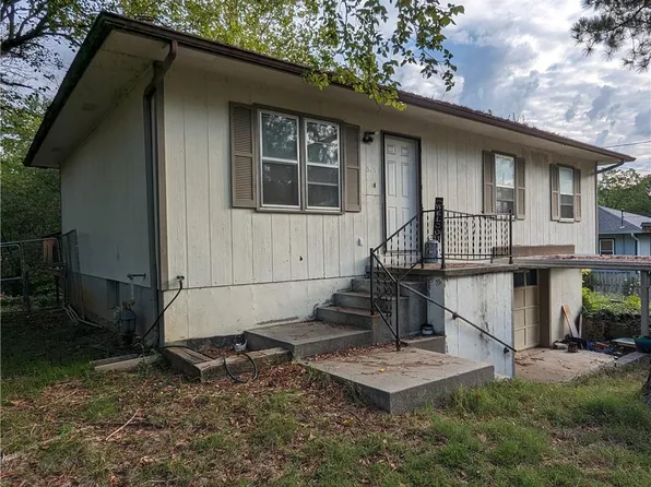 315 E Wight St, Nevada, MO 64772